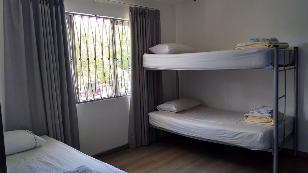 Hostal Tamarindo Inn 麦德林 外观 照片