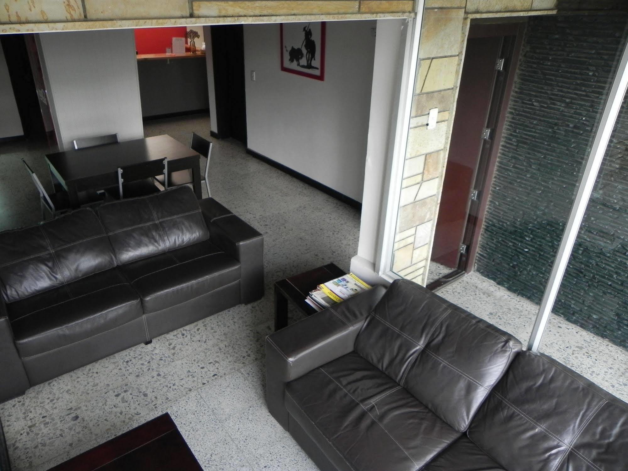 Hostal Tamarindo Inn 麦德林 外观 照片