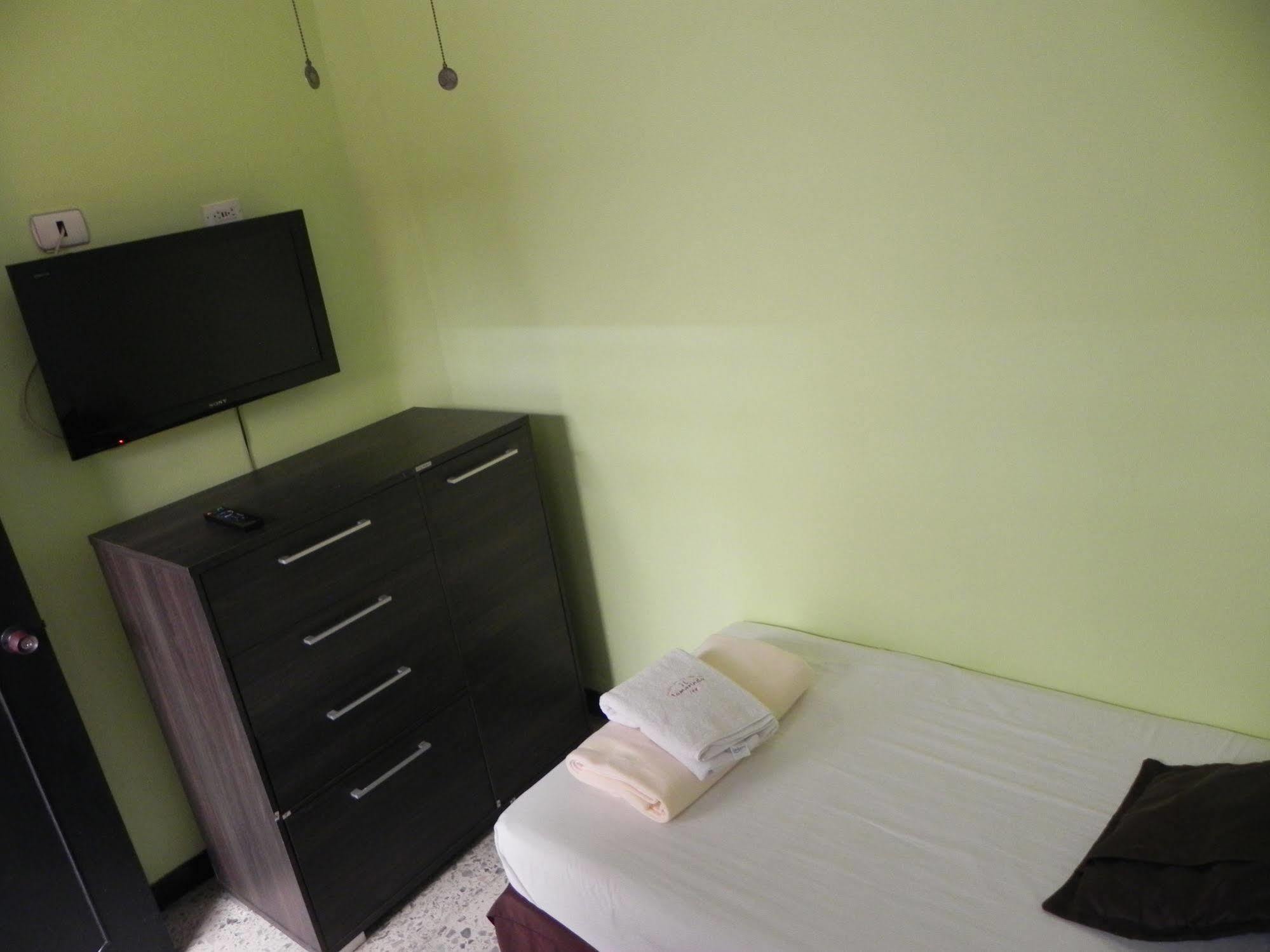 Hostal Tamarindo Inn 麦德林 外观 照片