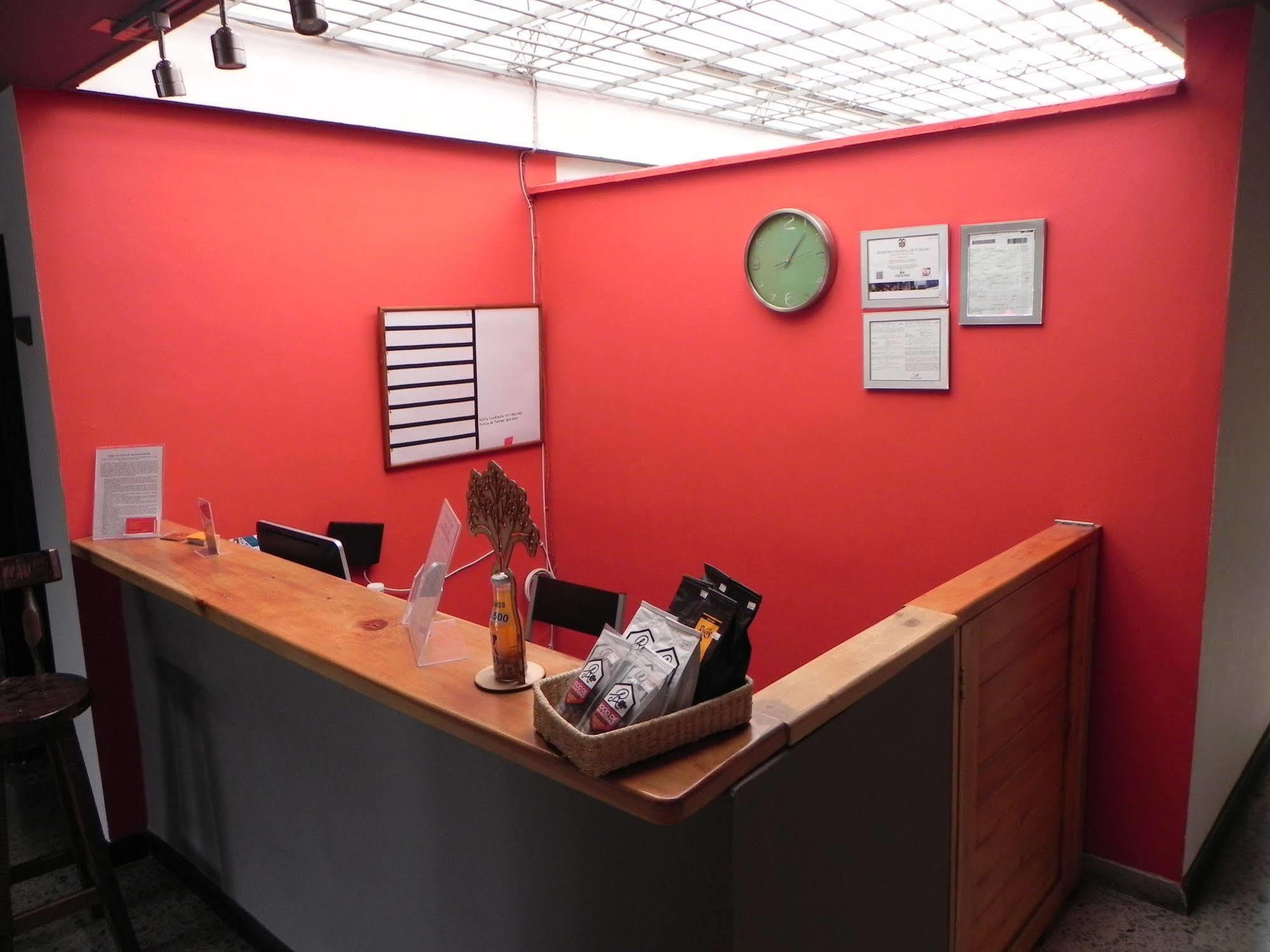 Hostal Tamarindo Inn 麦德林 外观 照片