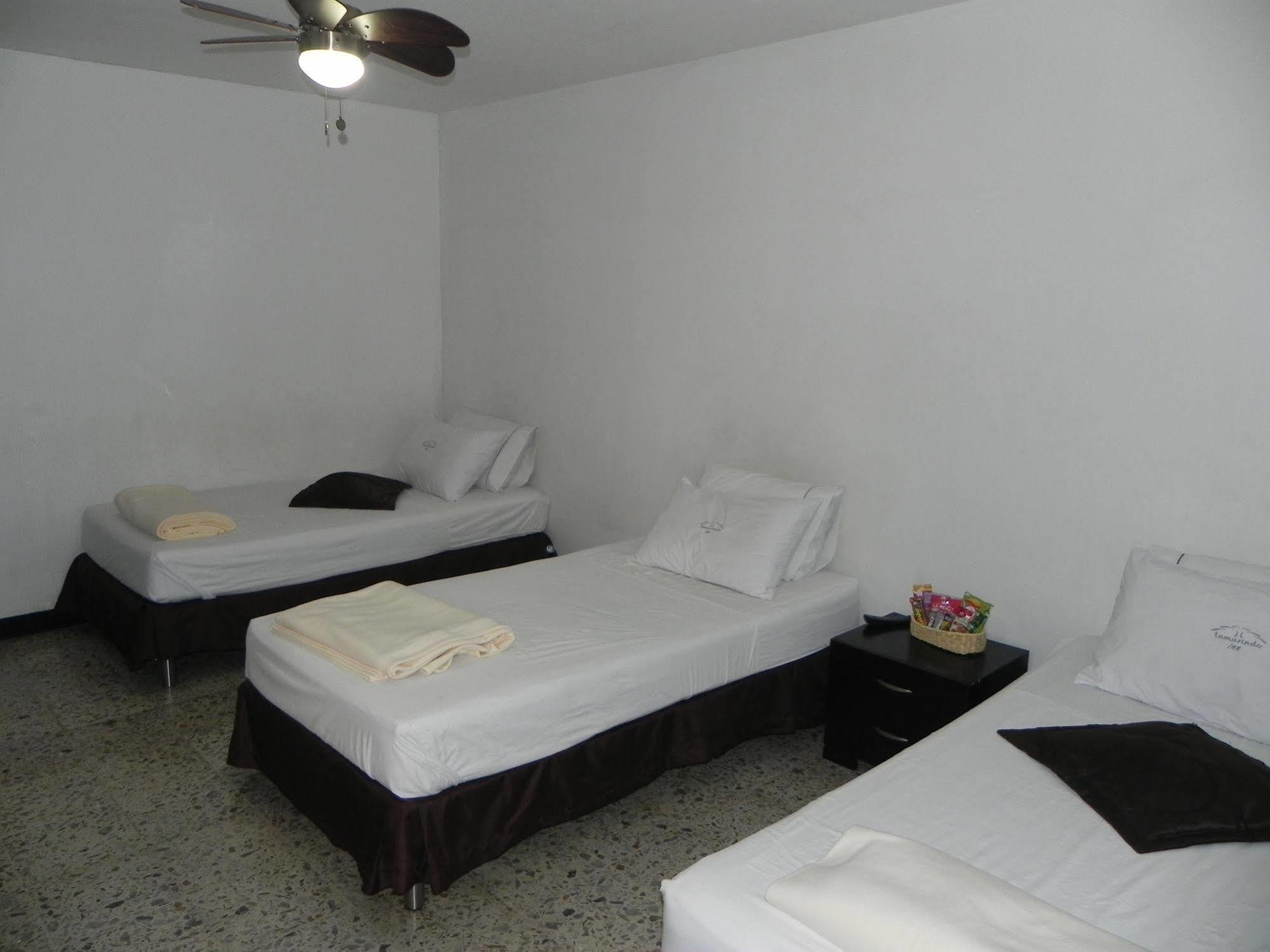 Hostal Tamarindo Inn 麦德林 外观 照片