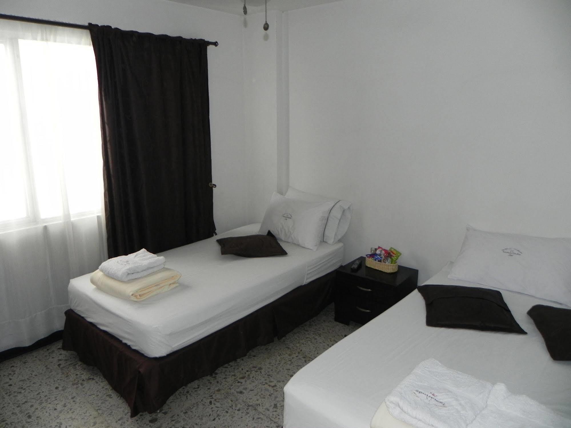 Hostal Tamarindo Inn 麦德林 外观 照片
