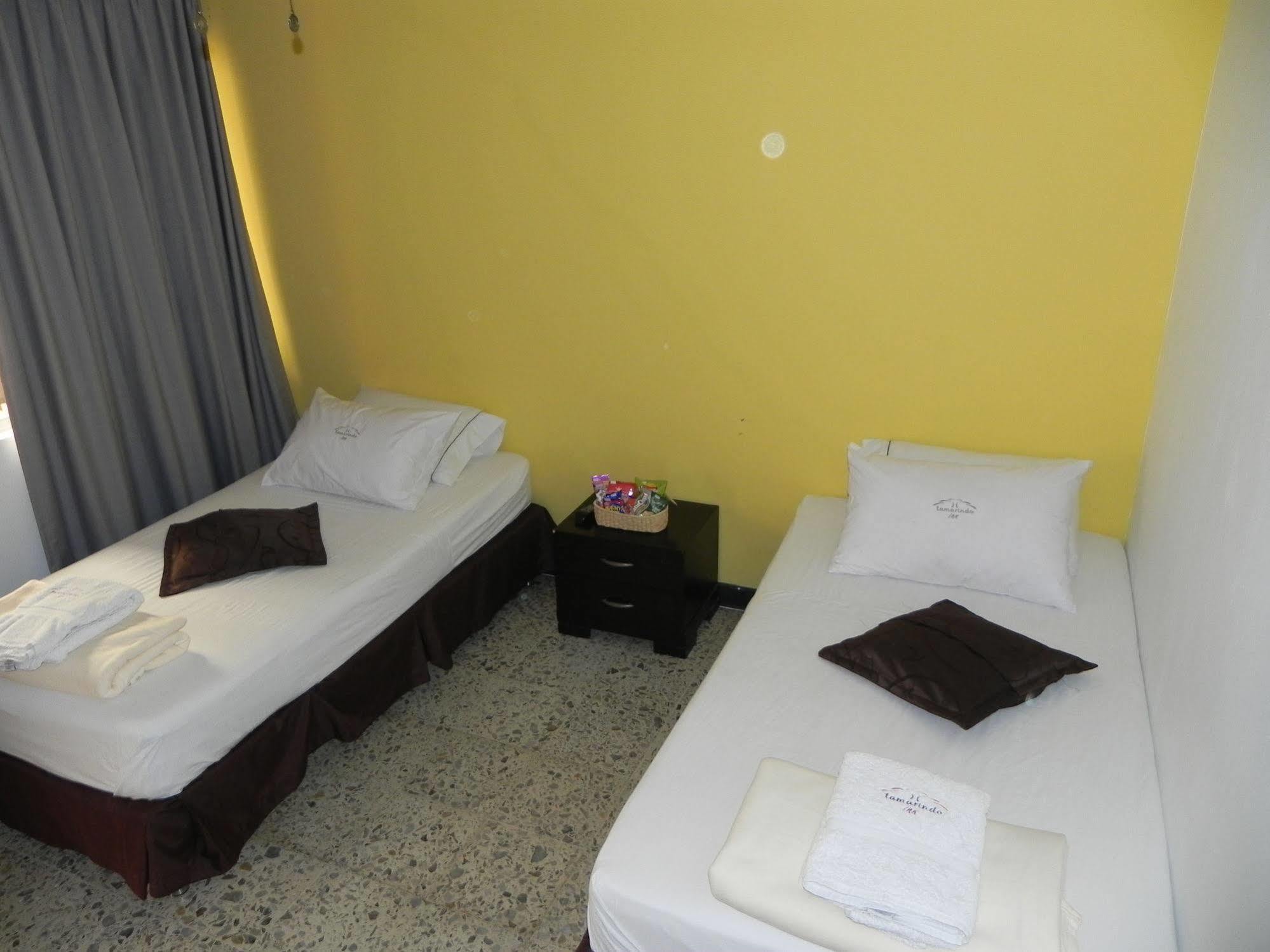 Hostal Tamarindo Inn 麦德林 外观 照片