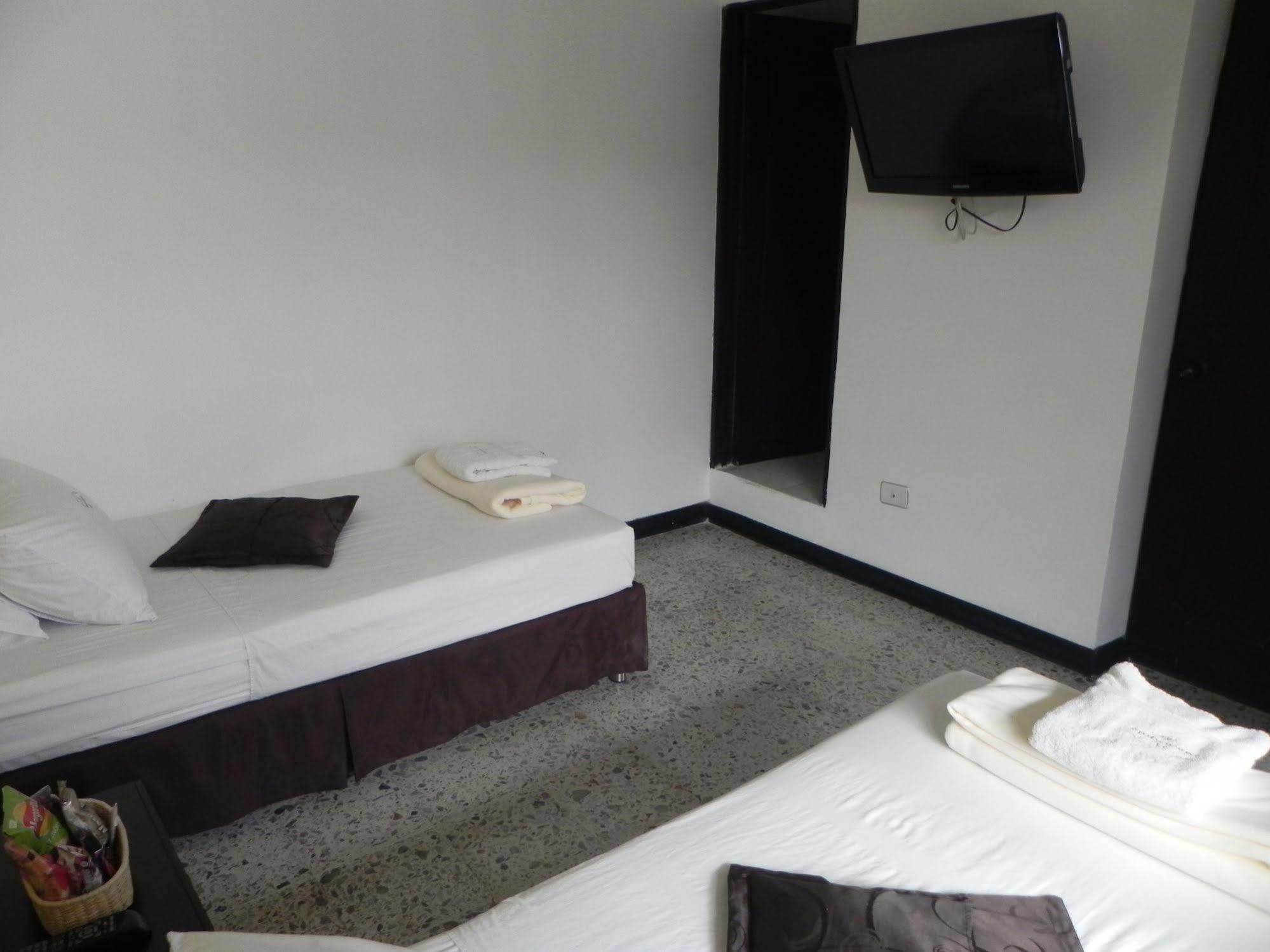 Hostal Tamarindo Inn 麦德林 外观 照片