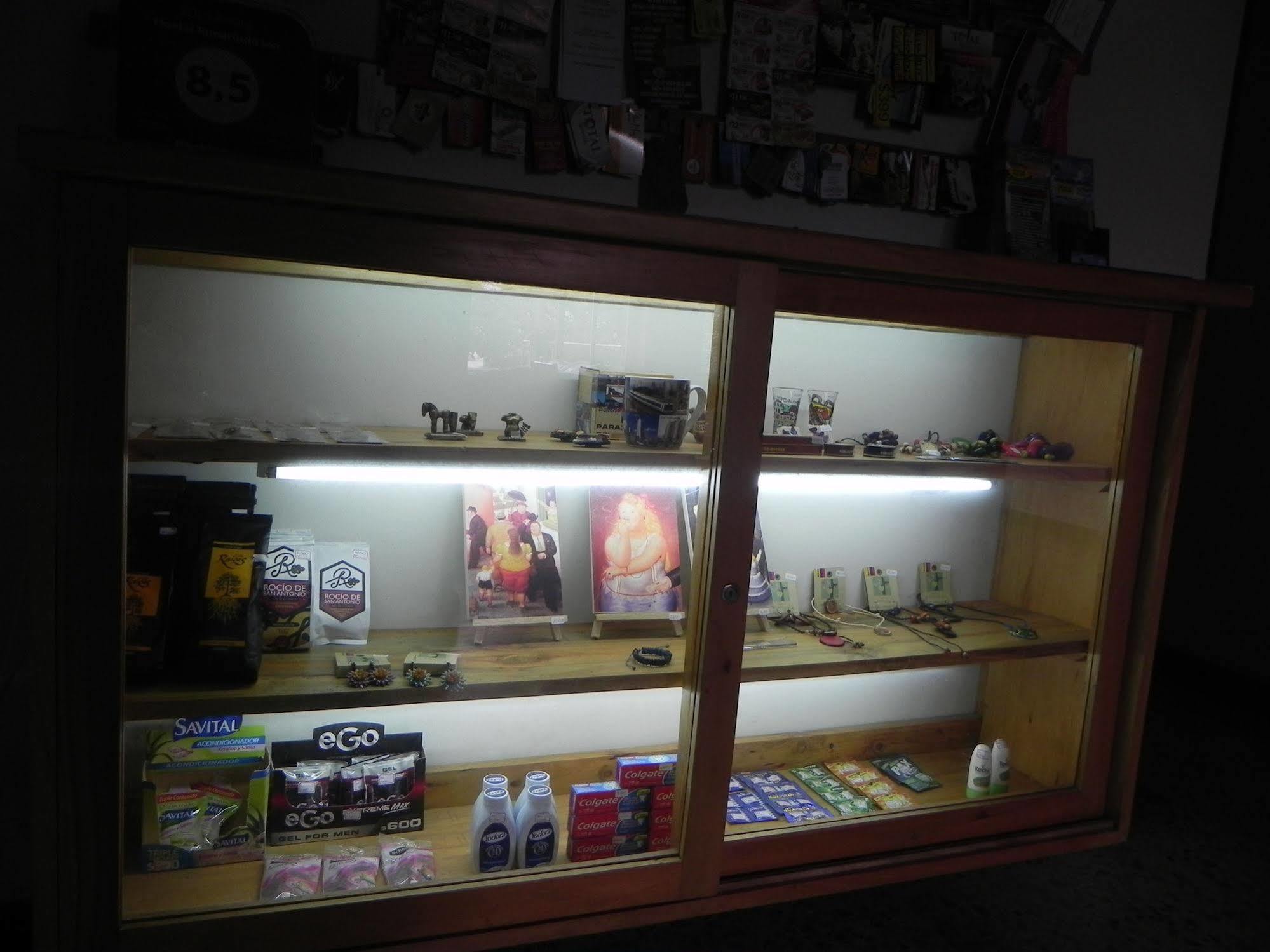 Hostal Tamarindo Inn 麦德林 外观 照片