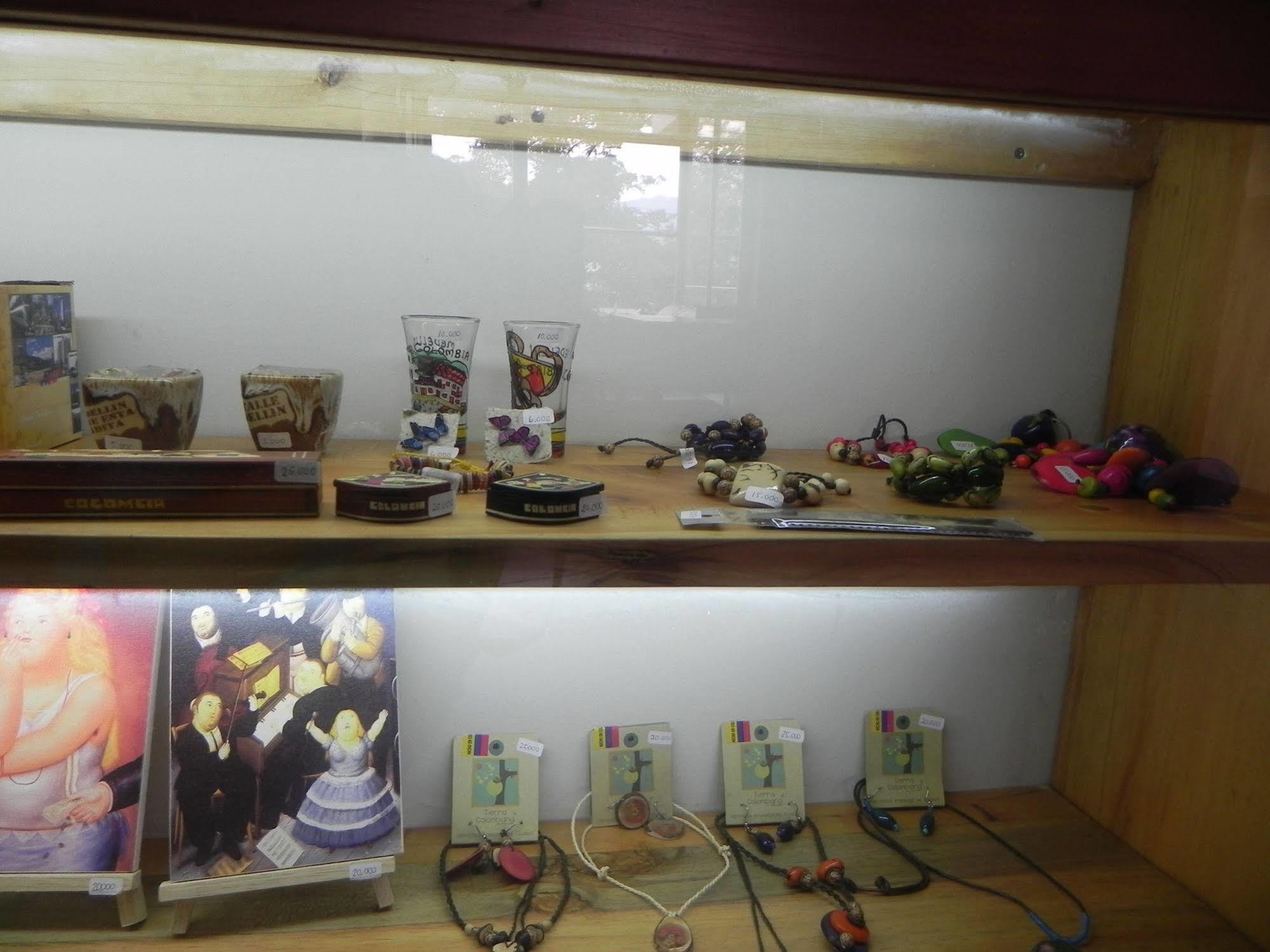 Hostal Tamarindo Inn 麦德林 外观 照片